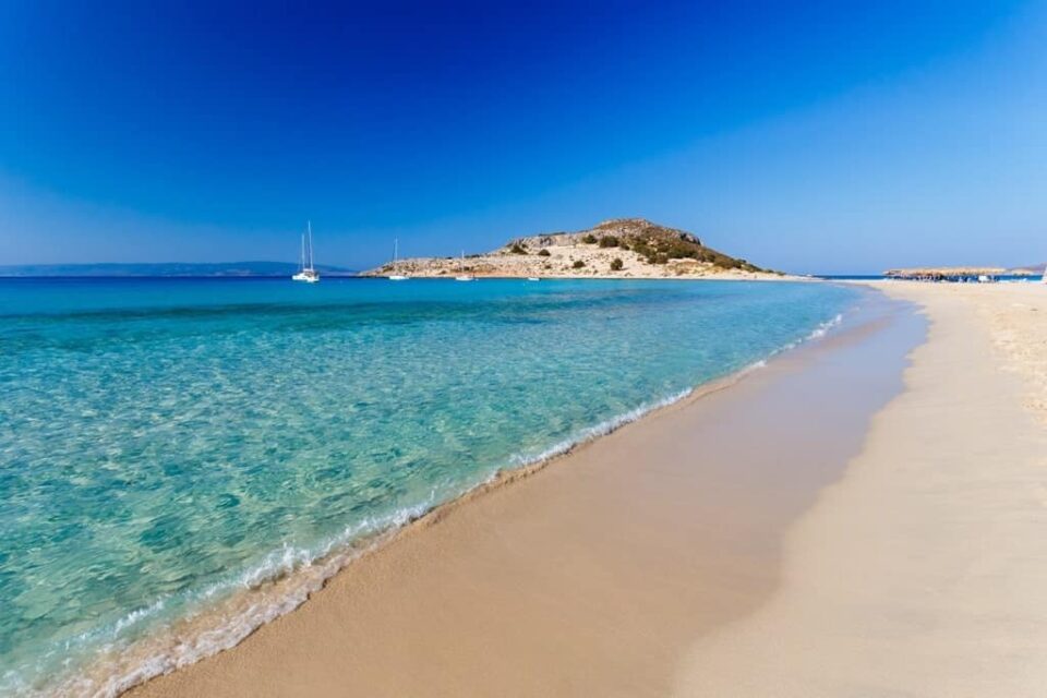 КОНЕЧНО ПОЗНАТО: На овој датум ќе се отворат плажите во Грција