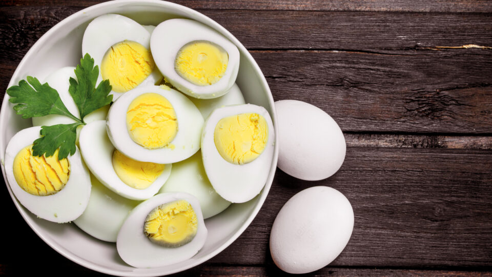 НЕ ПРЕТЕРУВАЈТЕ: Еве колку јајца смеете да изедете за Велигден и колку дена можат да се јадат