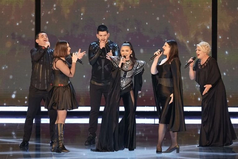 Албанката предизвика СКАНДАЛ на Евровизија споменувајќи ја Голема Албанија